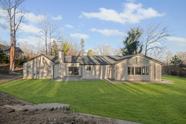 $1,899,000 | 110 Peach Drive, East Hills, NY 11576