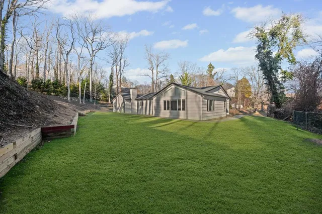 $1,899,000 | 110 Peach Drive, East Hills, NY 11576