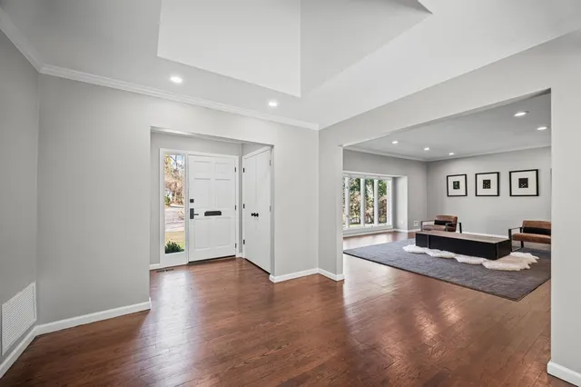 $1,899,000 | 110 Peach Drive, East Hills, NY 11576