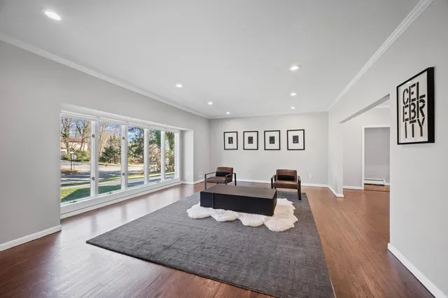 $1,899,000 | 110 Peach Drive, East Hills, NY 11576