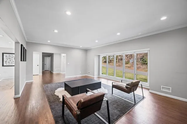 $1,899,000 | 110 Peach Drive, East Hills, NY 11576