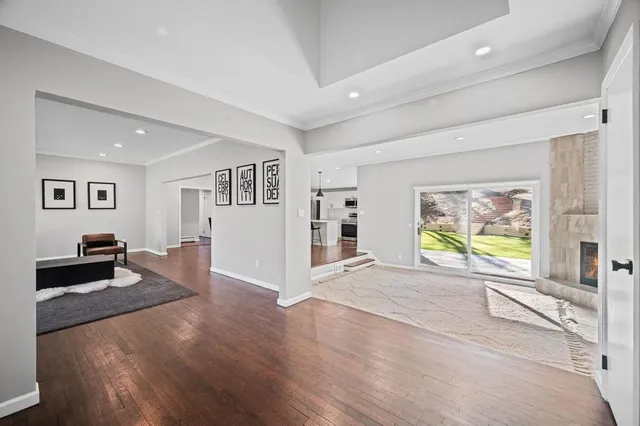 $1,899,000 | 110 Peach Drive, East Hills, NY 11576