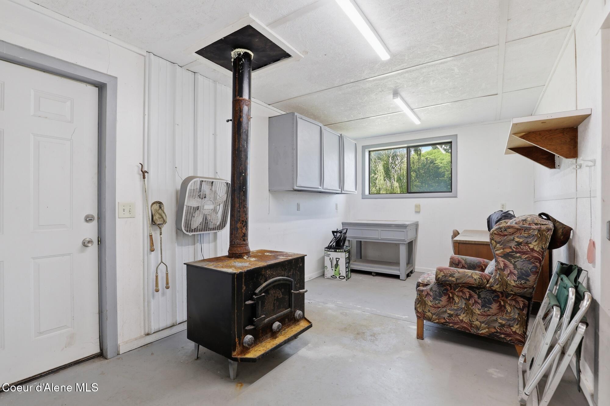 6909 West Ridgeway Road Deer Park, WA 99006 - Photo 59 of 70 outbuilding interior 7