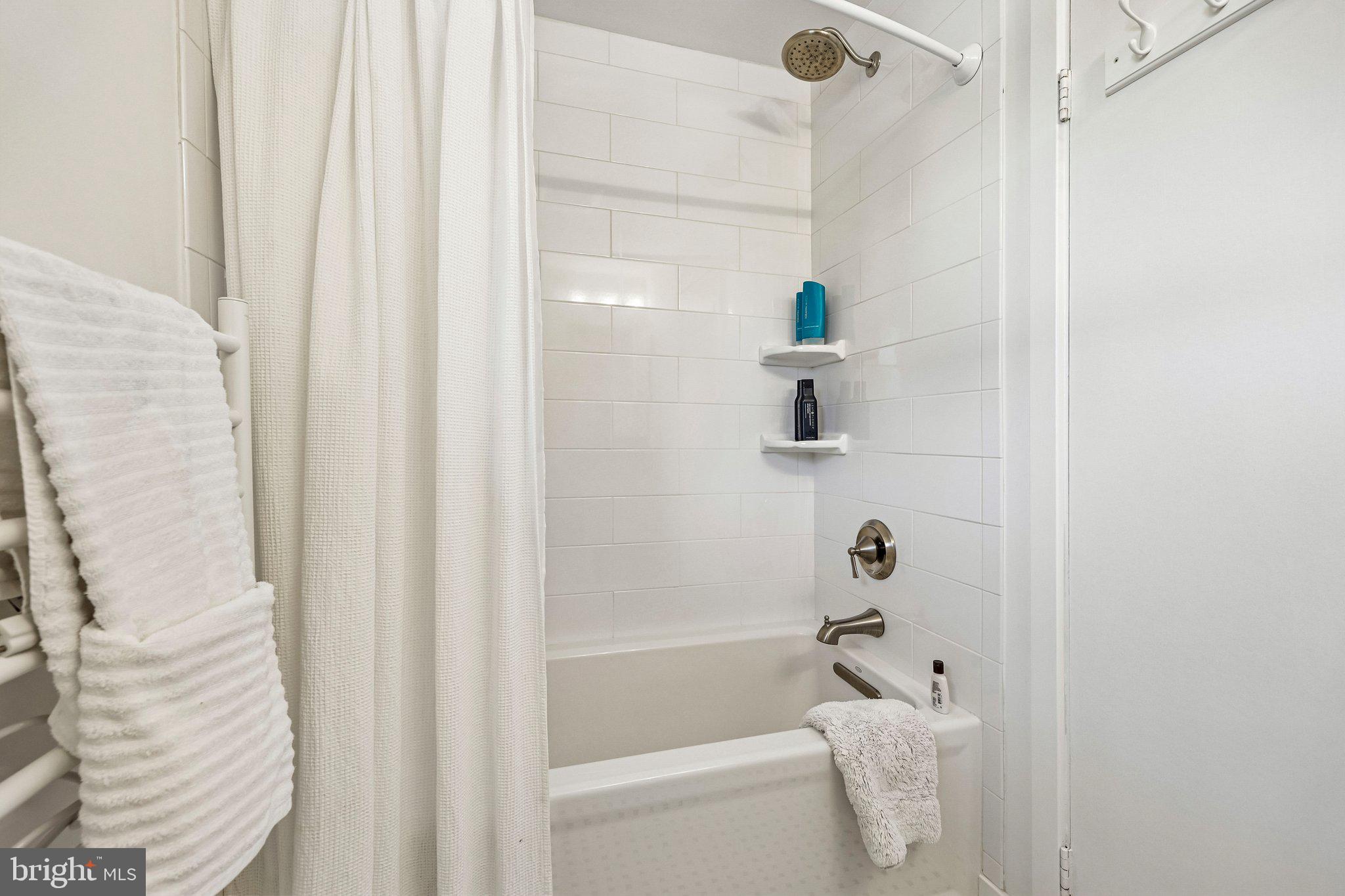6905 Lemon Road McLean, VA 22101 - Photo 38 of 46 Upper Hall Bathroom