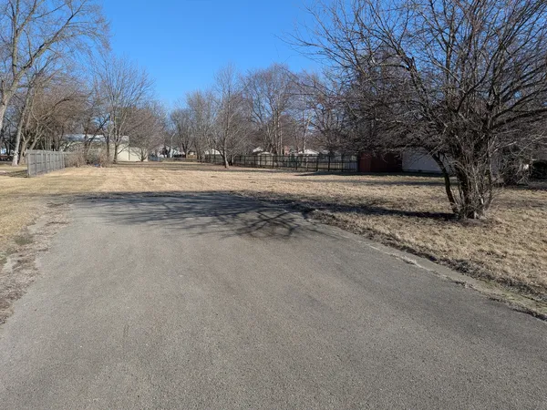 a view of dirt yard