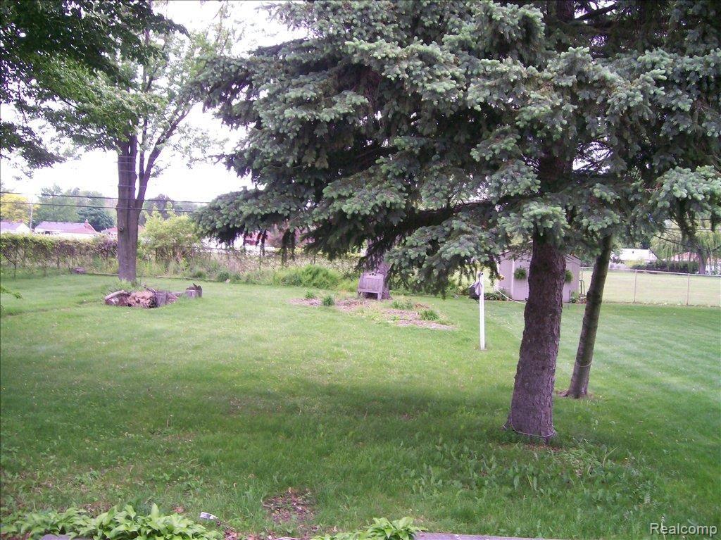 2430 Grange Road Trenton, MI 48183 - Photo 2 of 4 110_0278