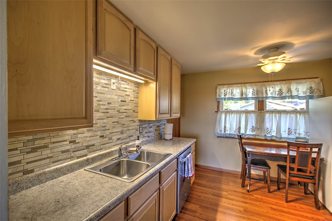317 North Country Club Road Decatur, IL 62521 - Photo 7 of 30