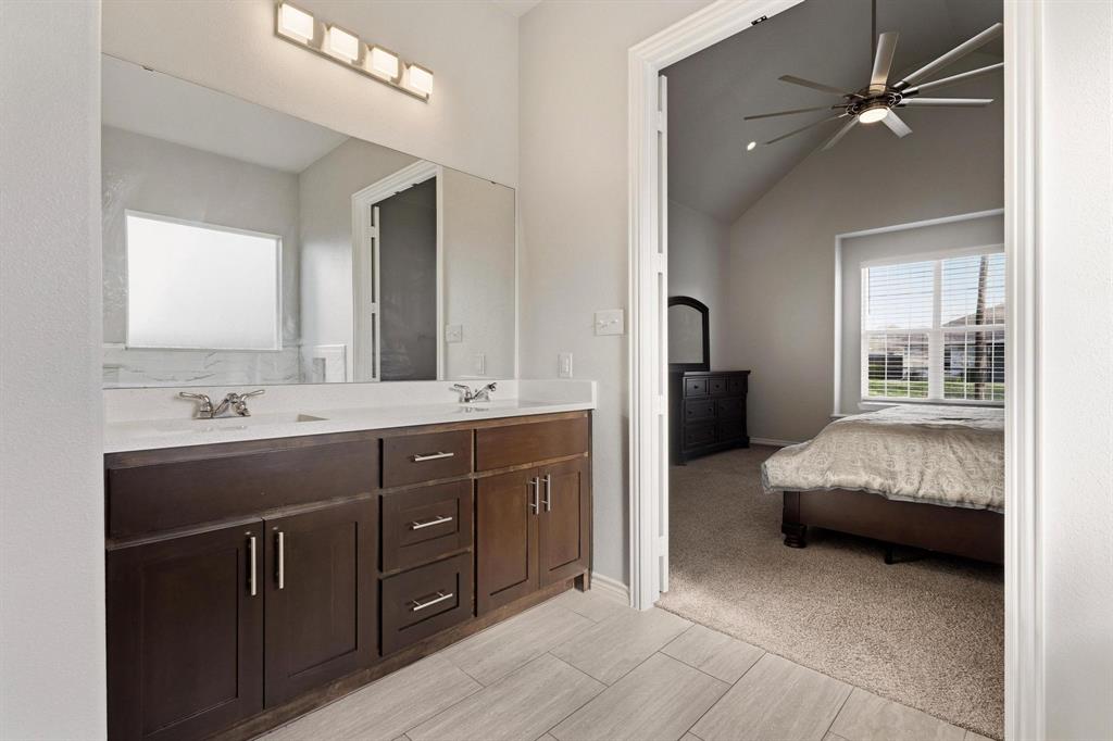 808 East 6th Street Bonham, TX 75418 - Photo 13 of 27