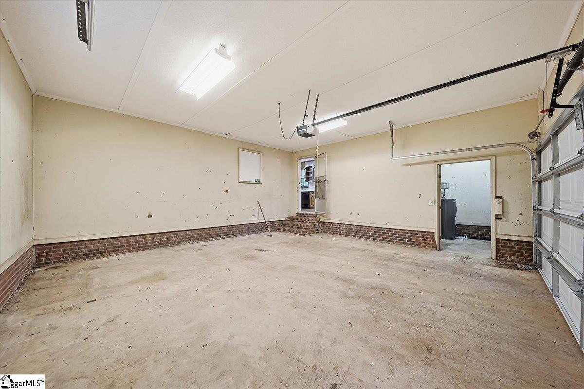 201 Crepe Myrtle Court Greenville, SC 29607 - Photo 30 of 36