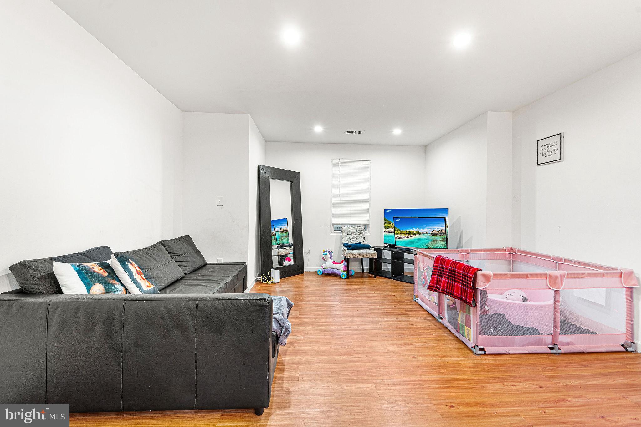 1258 North 64th Street Philadelphia, PA 19151 - Photo 18 of 34 L/R