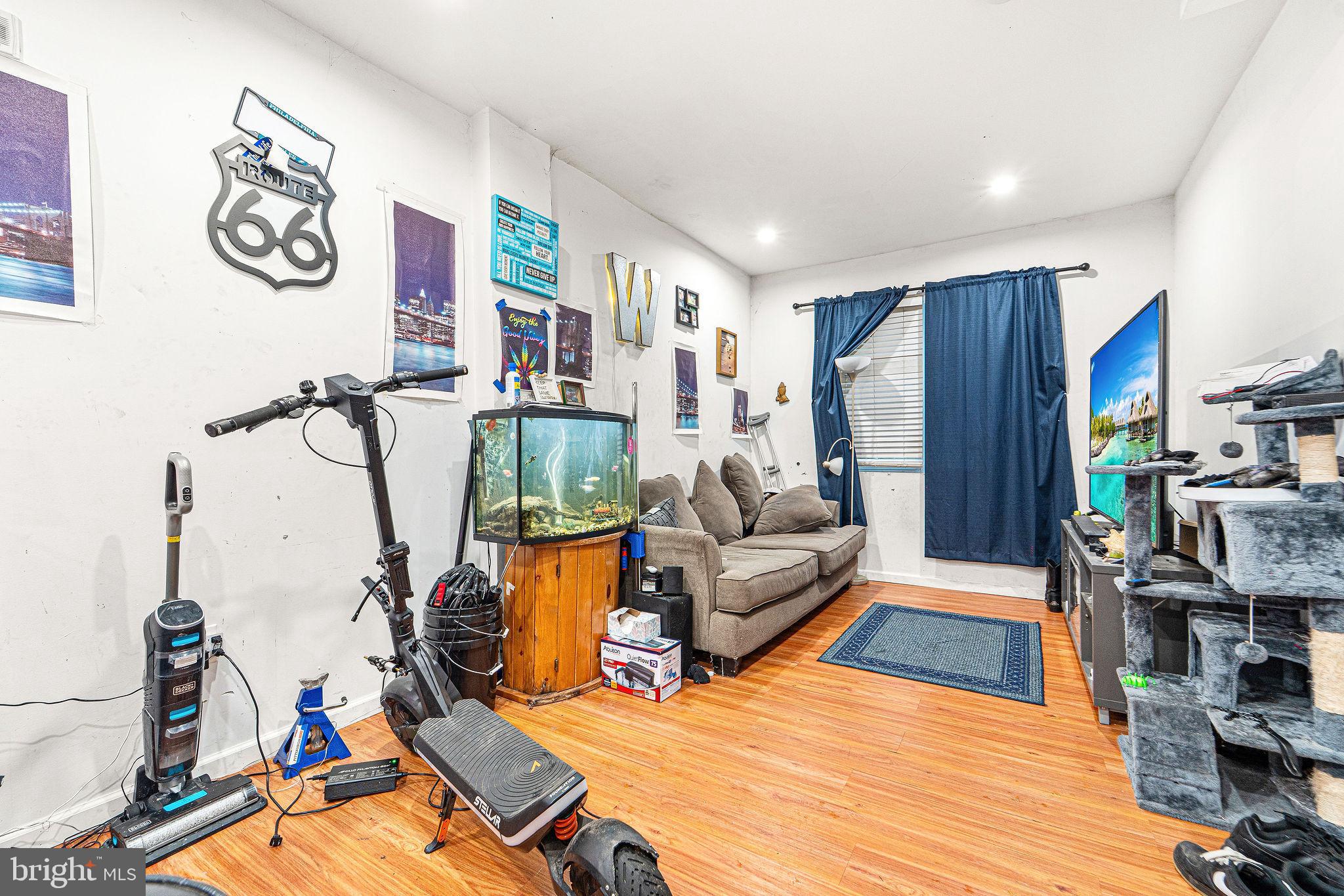 1258 North 64th Street Philadelphia, PA 19151 - Photo 7 of 34 Living area