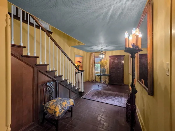 a view of entryway livingroom and hall