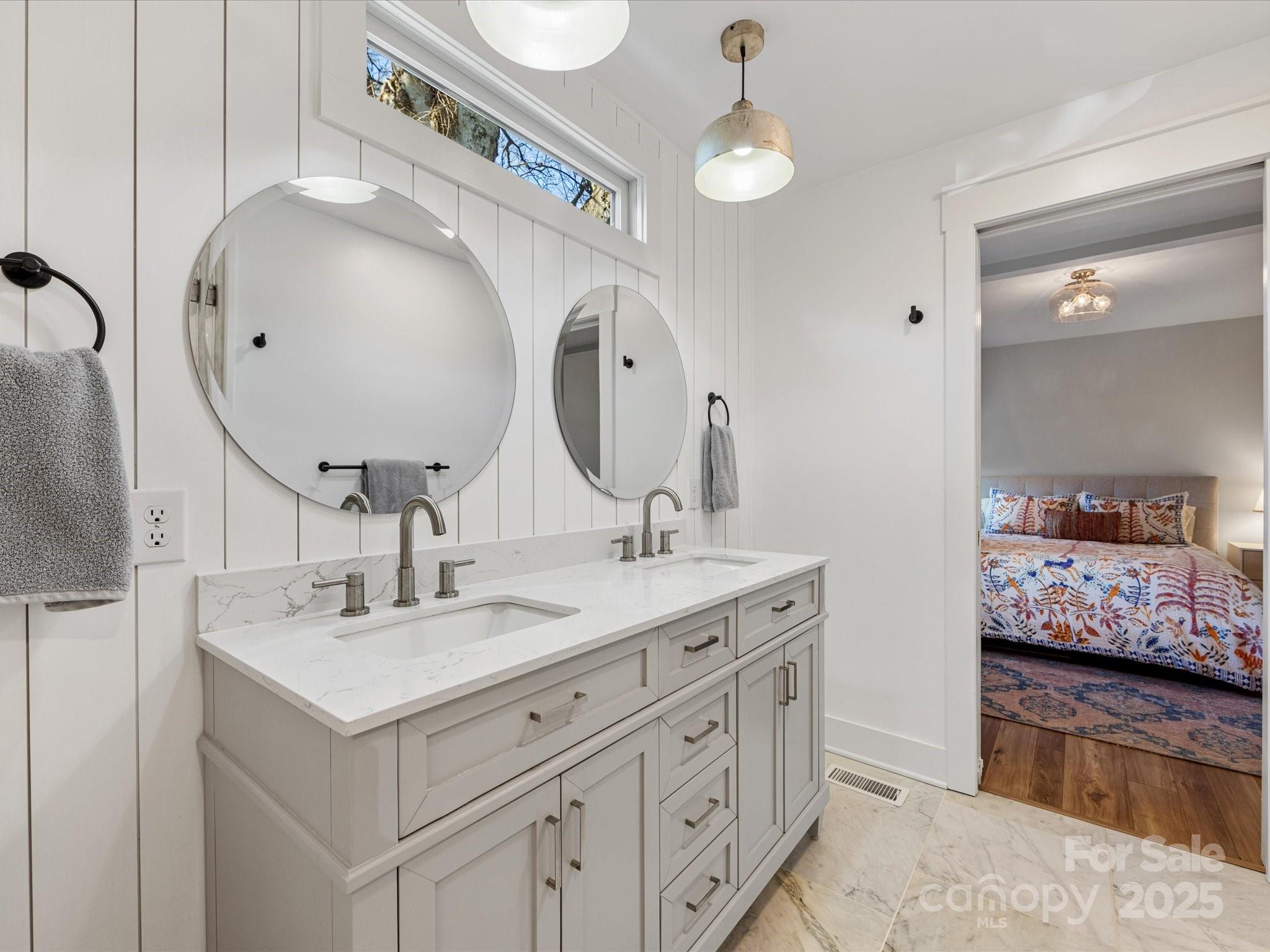 2005 Double Oaks Road Charlotte, NC 28206 - Photo 14 of 28 Gallery Image 14