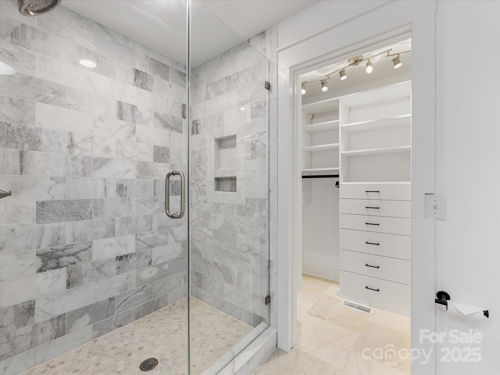 2005 Double Oaks Road Charlotte, NC 28206 - Photo 17 of 28 Gallery Image 17