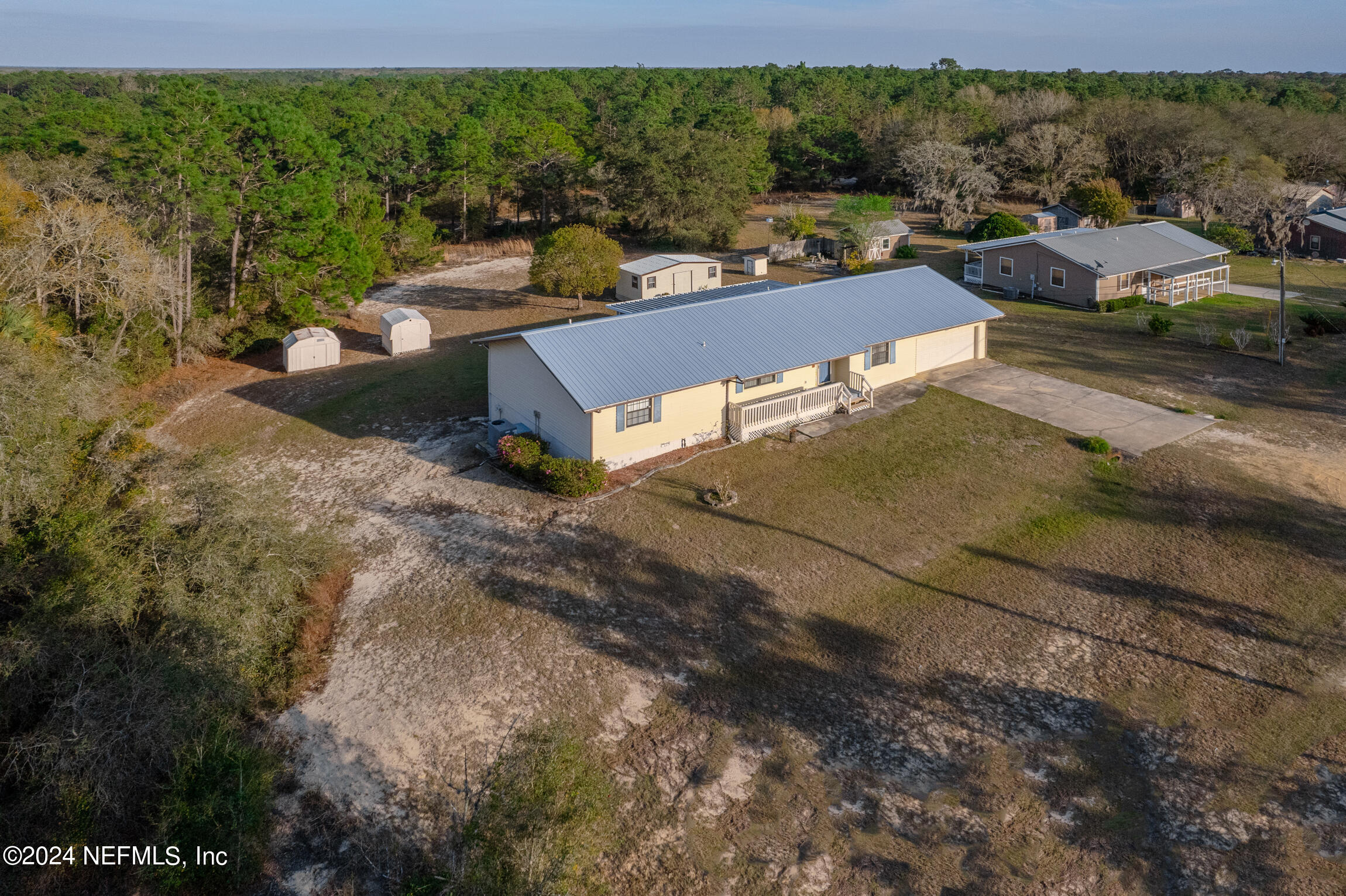 308 Rustic Road Satsuma, FL 32189 - Photo 6 of 43 308 Rustic Rd - WebSized-38