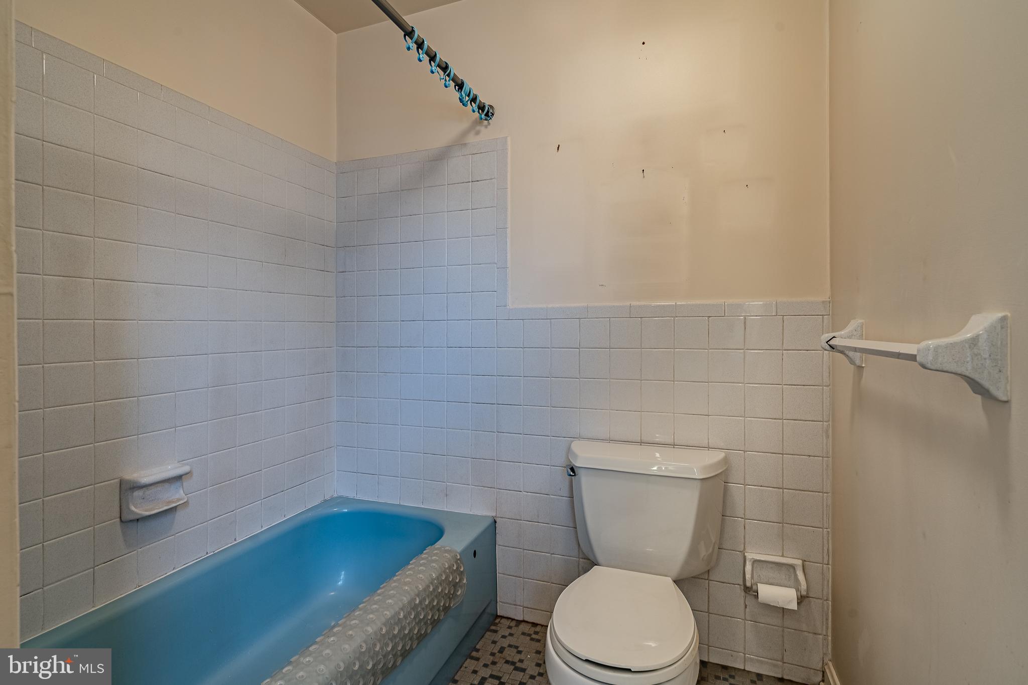 3316 Morningside Road Wilmington, DE 19810 - Photo 24 of 43 full upstairs hallway bathroom