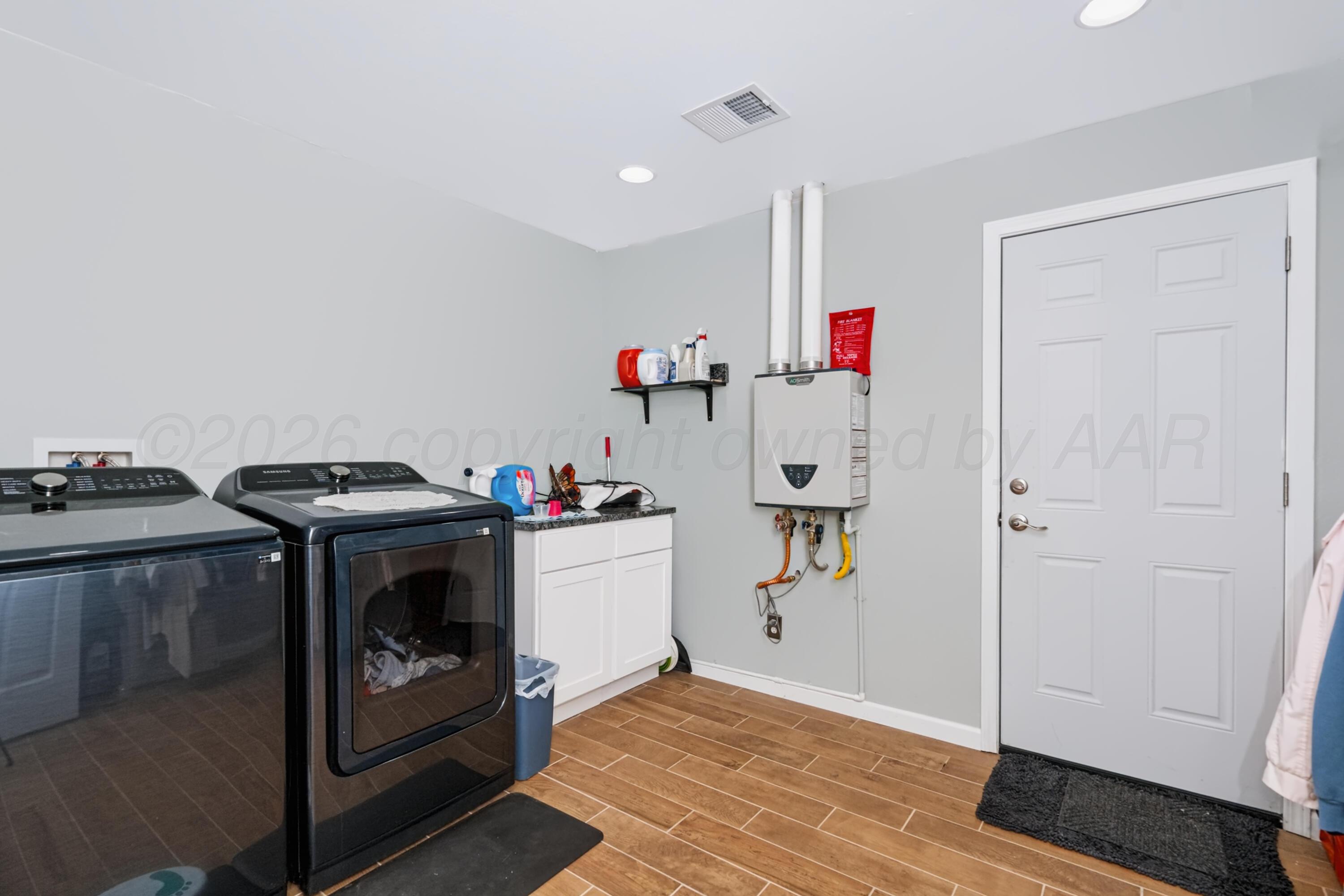 4548 Peterson Road Amarillo, TX 79118 - Photo 15 of 29 Laundry Room View