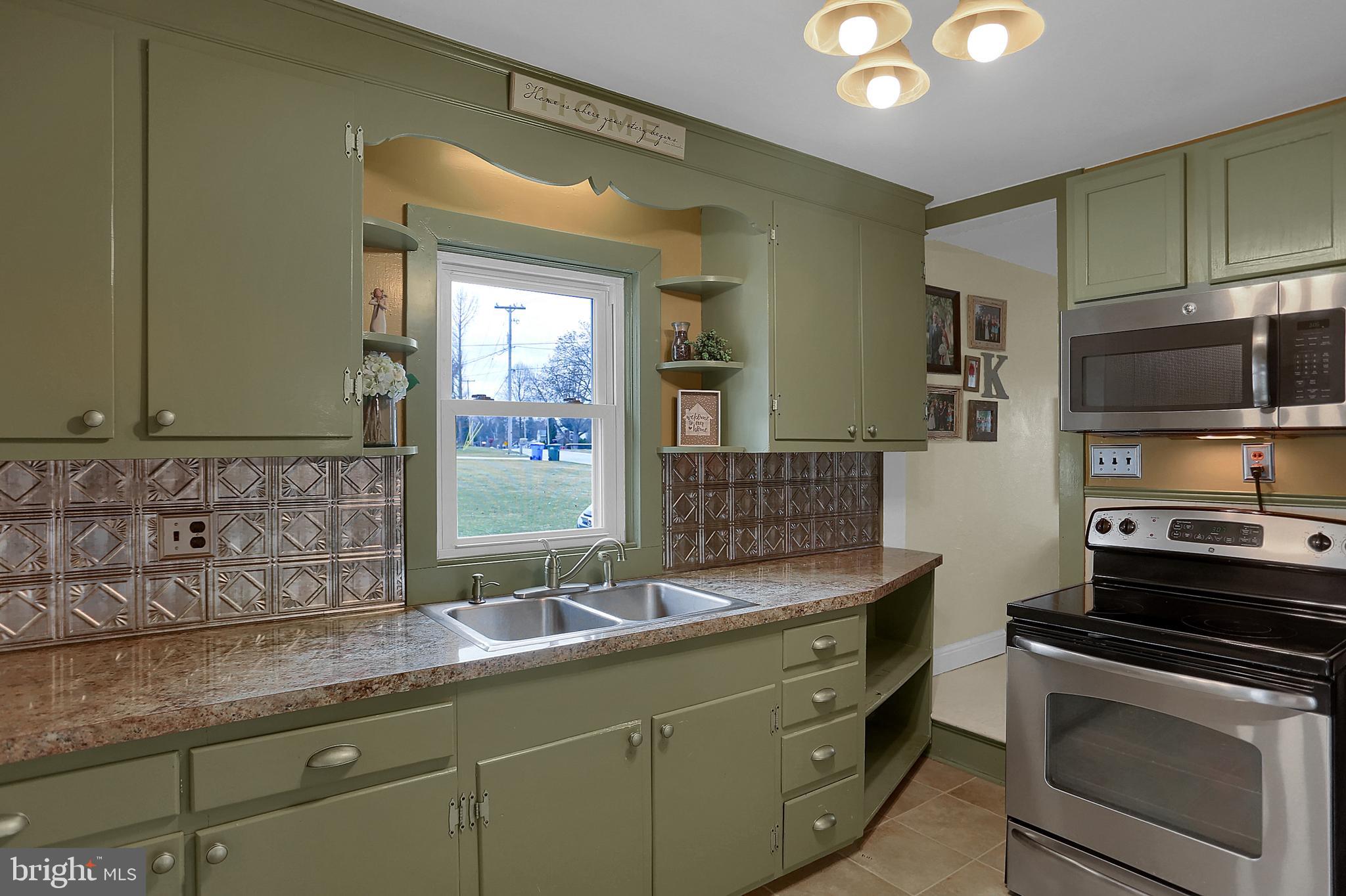 190 Homeland Road York, PA 17403 - Photo 3 of 40