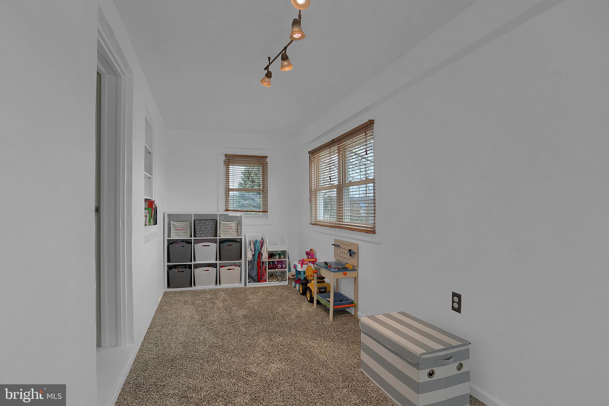 190 Homeland Road York, PA 17403 - Photo 5 of 40