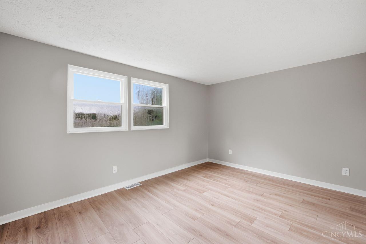 3419 Springdale Road Cincinnati, OH 45251 - Photo 15 of 34 Gallery Image 15