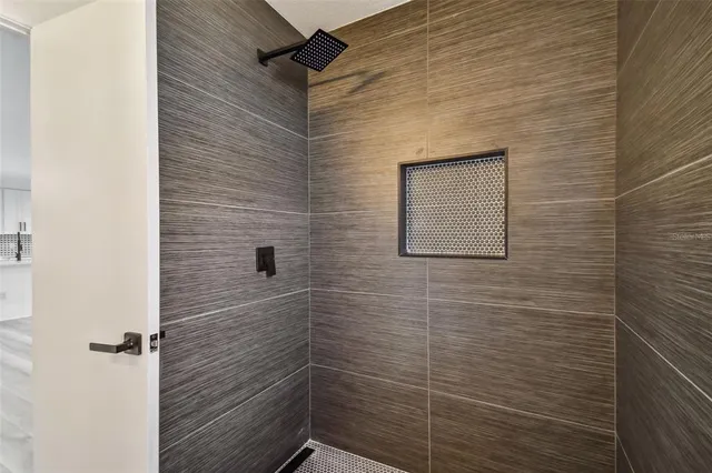 a view of a yard with a tree