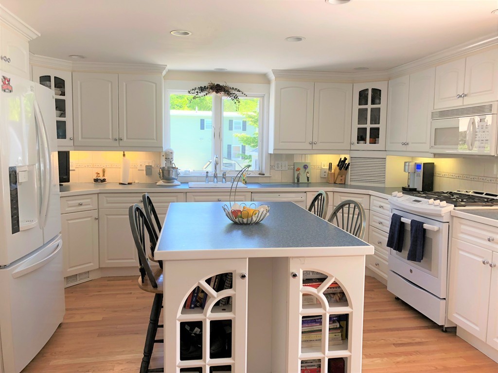25 Sylvan Road Beverly, MA 01915 - Photo 4 of 20 Gallery Image 4