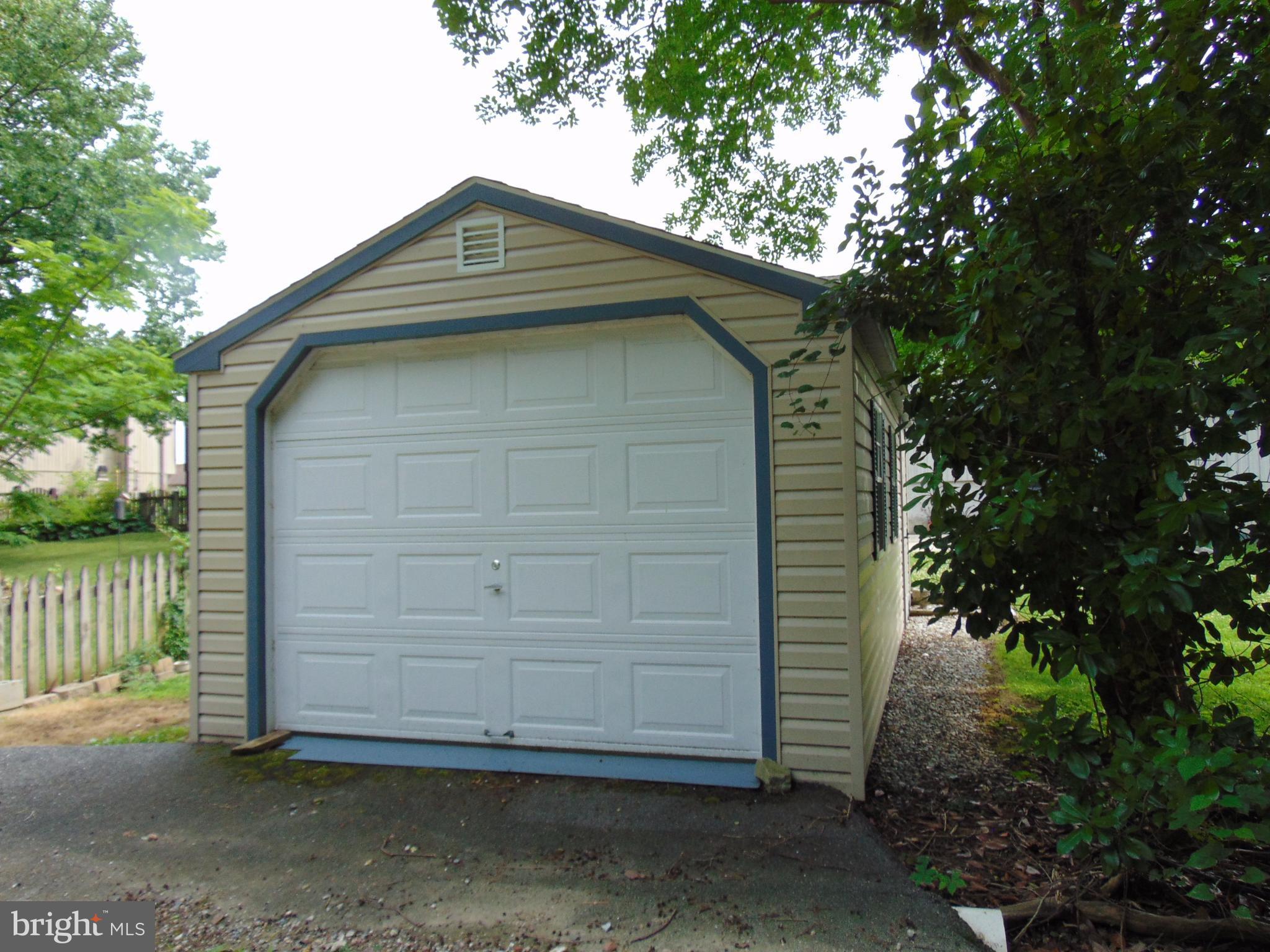12 Woody Road Baltimore, MD 21221 - Photo 15 of 19 2nd Garage Rear Access Amish Contruction