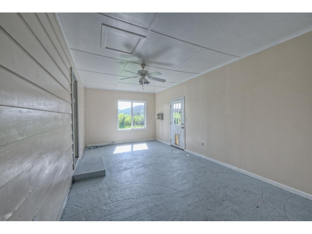 18267 Macedonia Road Abingdon, VA 24211 - Photo 14 of 19 Photo 14