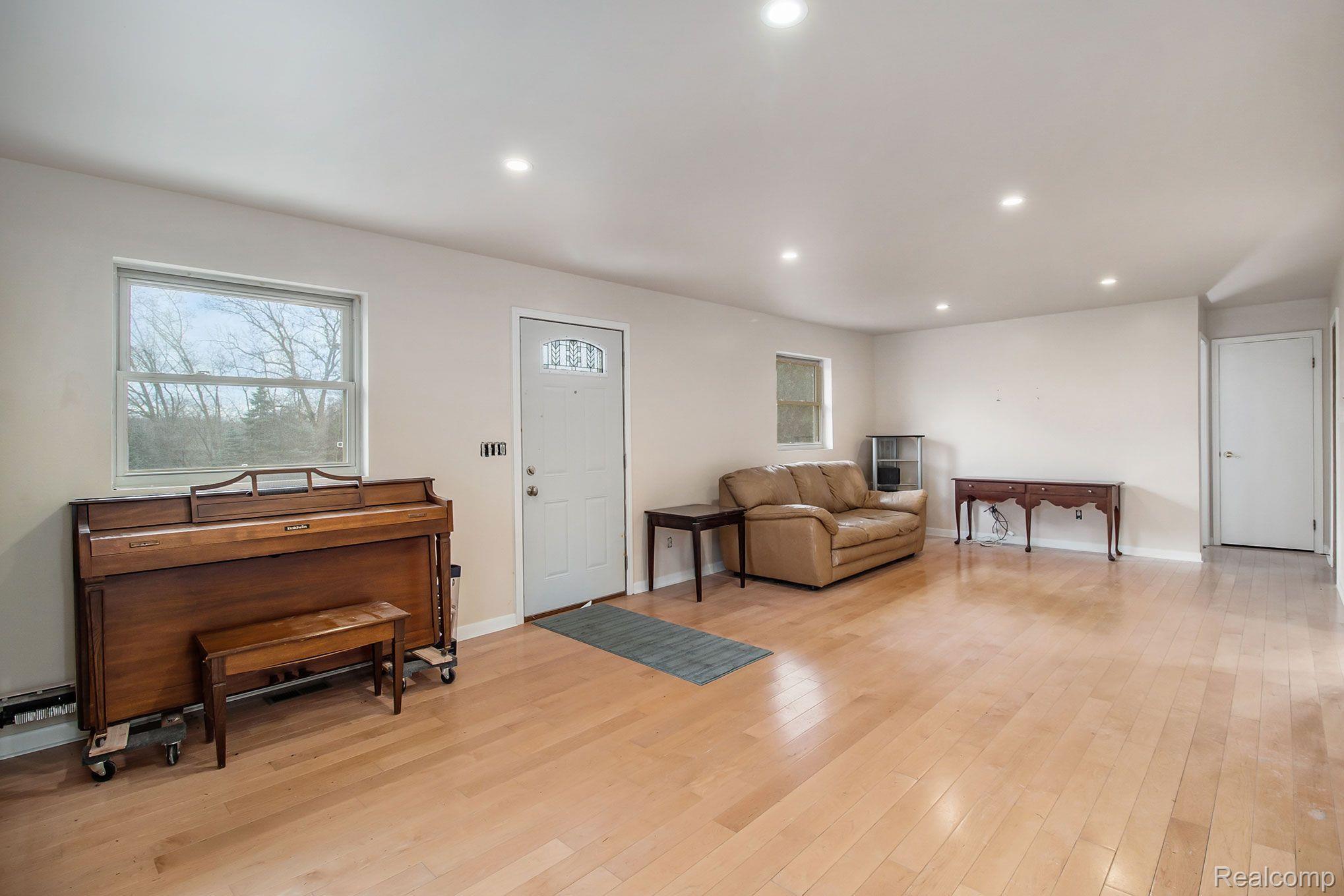 3541 Brophy Road Howell, MI 48855 - Photo 9 of 33 Gallery Image 9