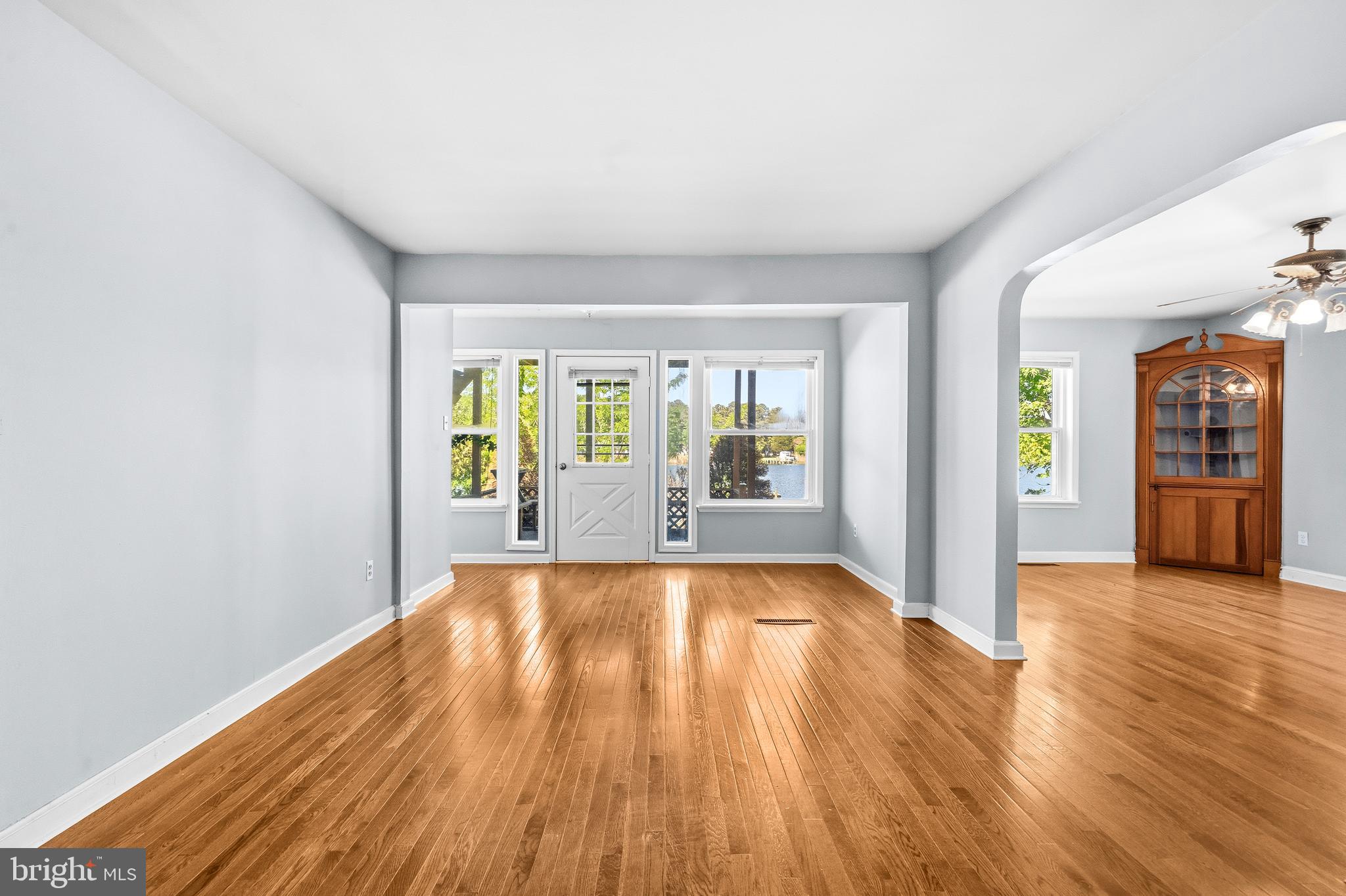 38040 Beach Road Coltons Point, MD 20626 - Photo 11 of 60 Living Room