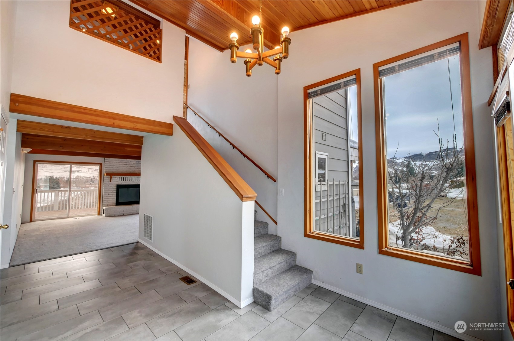 10 Sunrise Heights Road Malott, WA 98840 - Photo 15 of 40 a view of an entryway