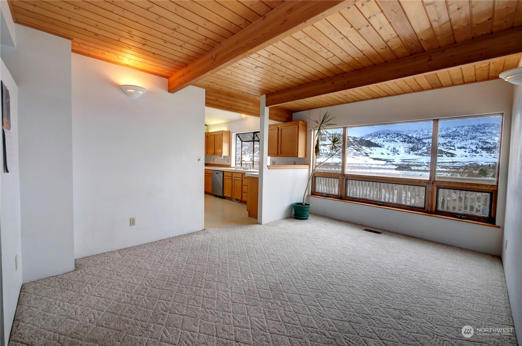 10 Sunrise Heights Road Malott, WA 98840 - Photo 22 of 40 a view of an empty room with a window