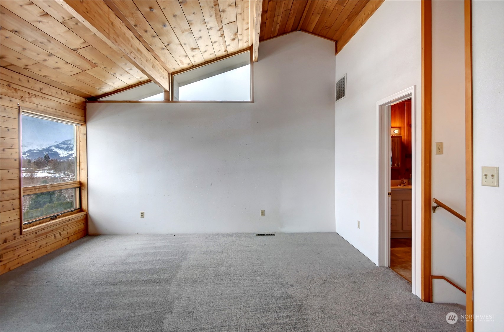 10 Sunrise Heights Road Malott, WA 98840 - Photo 33 of 40 a view of an empty room