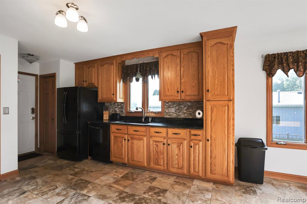 14150 Hough Road Allenton, MI 48002 - Photo 9 of 35 Gallery Image 9
