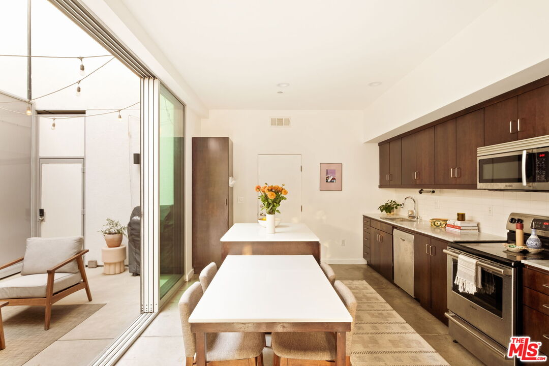 4270 Perlita Avenue Los Angeles, CA 90039 - Photo 17 of 40