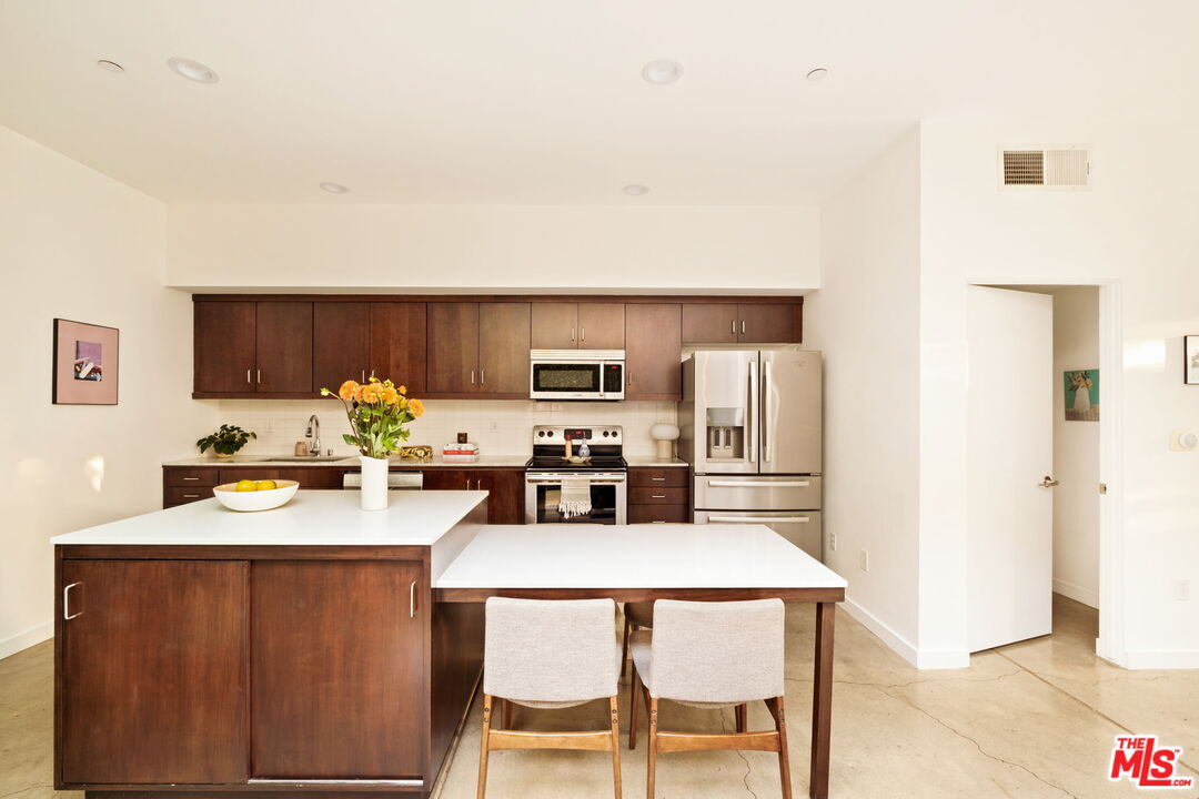 4270 Perlita Avenue Los Angeles, CA 90039 - Photo 20 of 40