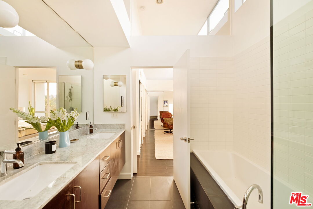 4270 Perlita Avenue Los Angeles, CA 90039 - Photo 29 of 40