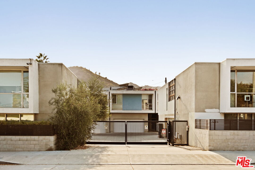 4270 Perlita Avenue Los Angeles, CA 90039 - Photo 39 of 40