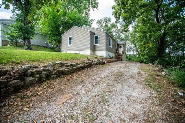 $140,000 | 3122 Donnelly Avenue, Kansas City, MO 64129