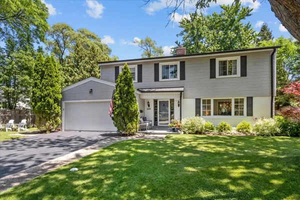 $949,000 | 115 Avon Avenue, Northfield, IL 60093