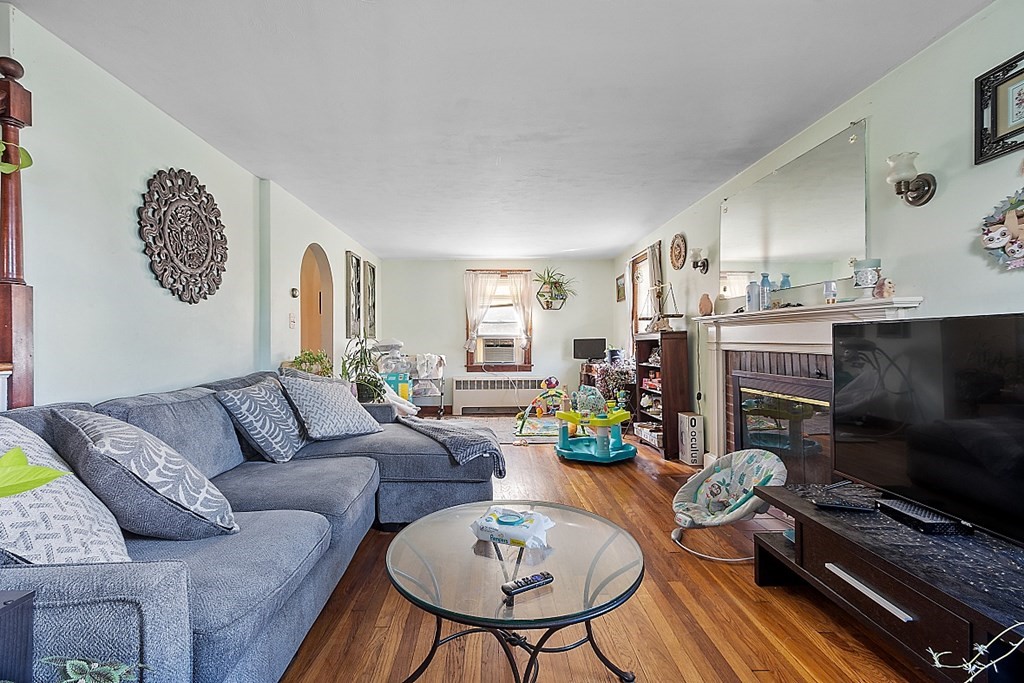 2 Arnold Road Worcester, MA 01607 - Photo 12 of 24 Gallery Image 12