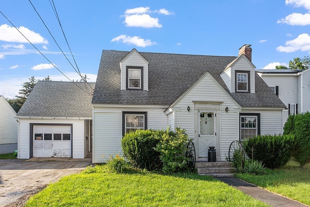 2 Arnold Road Worcester, MA 01607 - Photo 2 of 24 Gallery Image 2