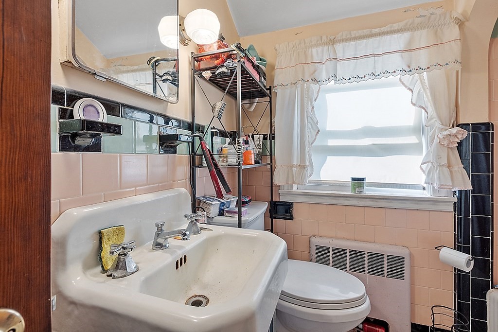 2 Arnold Road Worcester, MA 01607 - Photo 23 of 24 Gallery Image 23