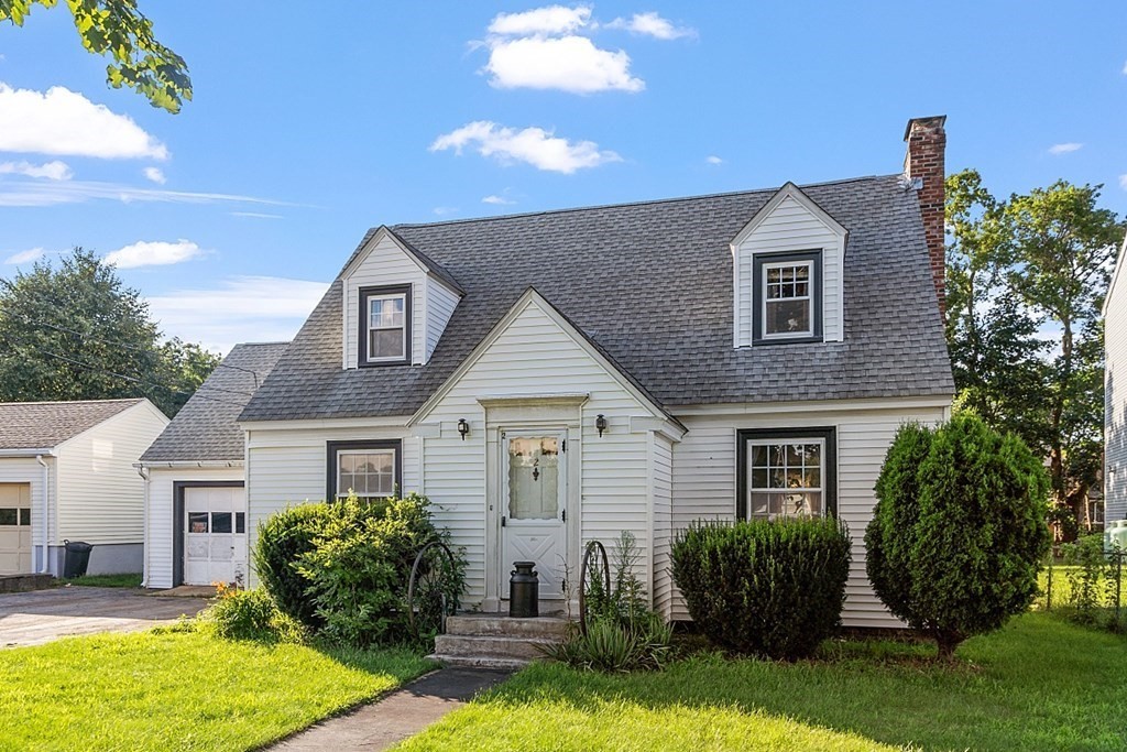 2 Arnold Road Worcester, MA 01607 - Photo 3 of 24 Gallery Image 3