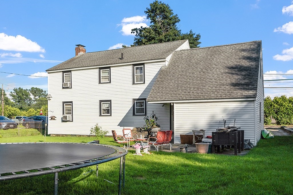 2 Arnold Road Worcester, MA 01607 - Photo 4 of 24 Gallery Image 4