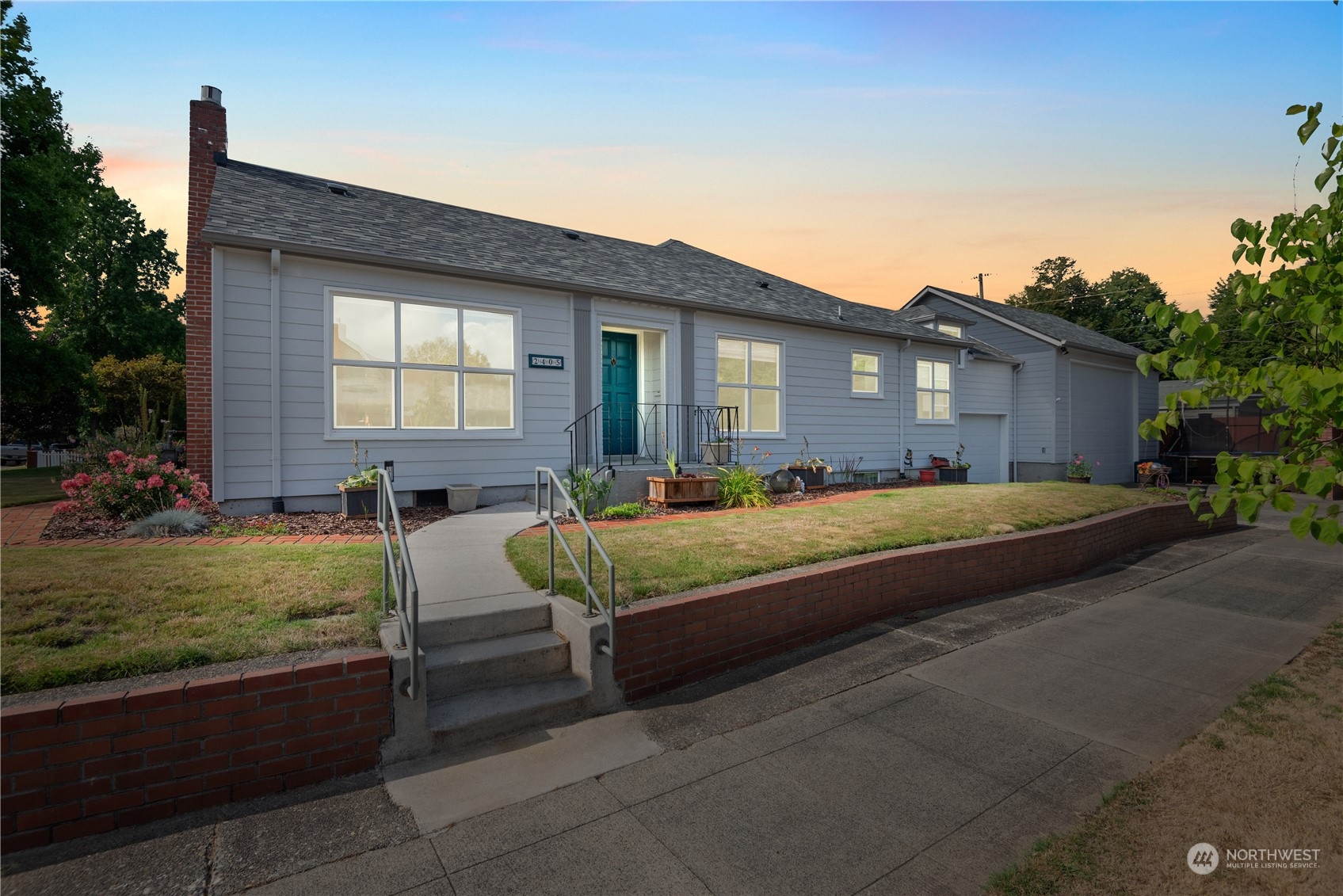 2405 Maple Street Longview, WA 98632 - Photo 1 of 37 Gallery Image 1