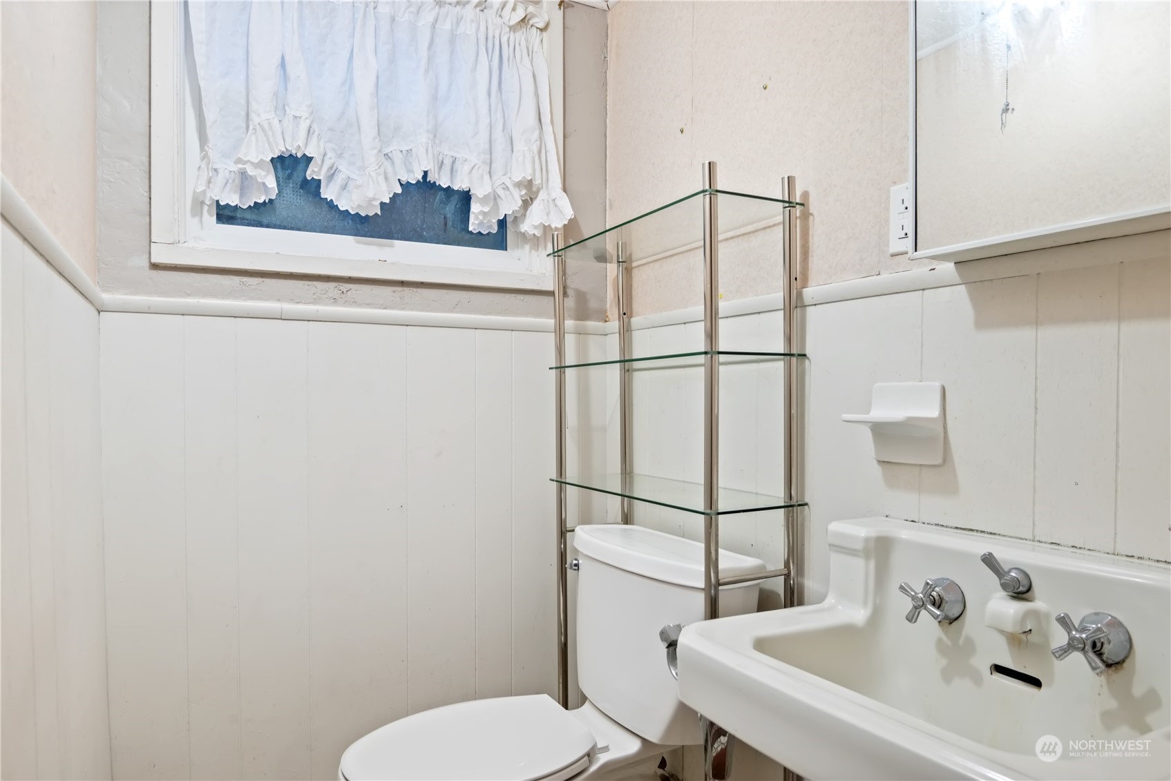 2405 Maple Street Longview, WA 98632 - Photo 8 of 37 Gallery Image 8