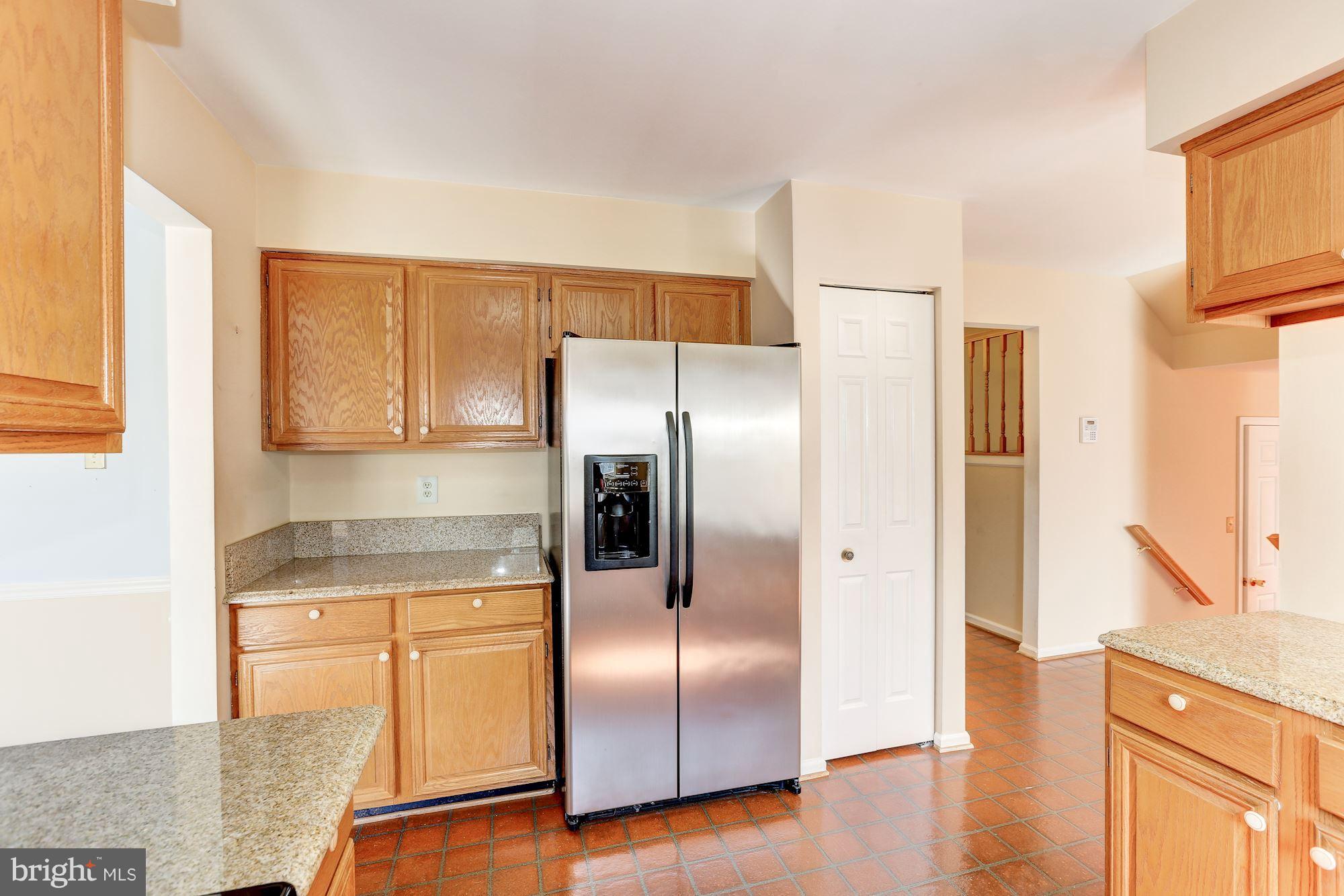 1930 Autumn Ridge Circle Silver Spring, MD 20906 - Photo 5 of 30 Granite coutnertops and stainless appliances