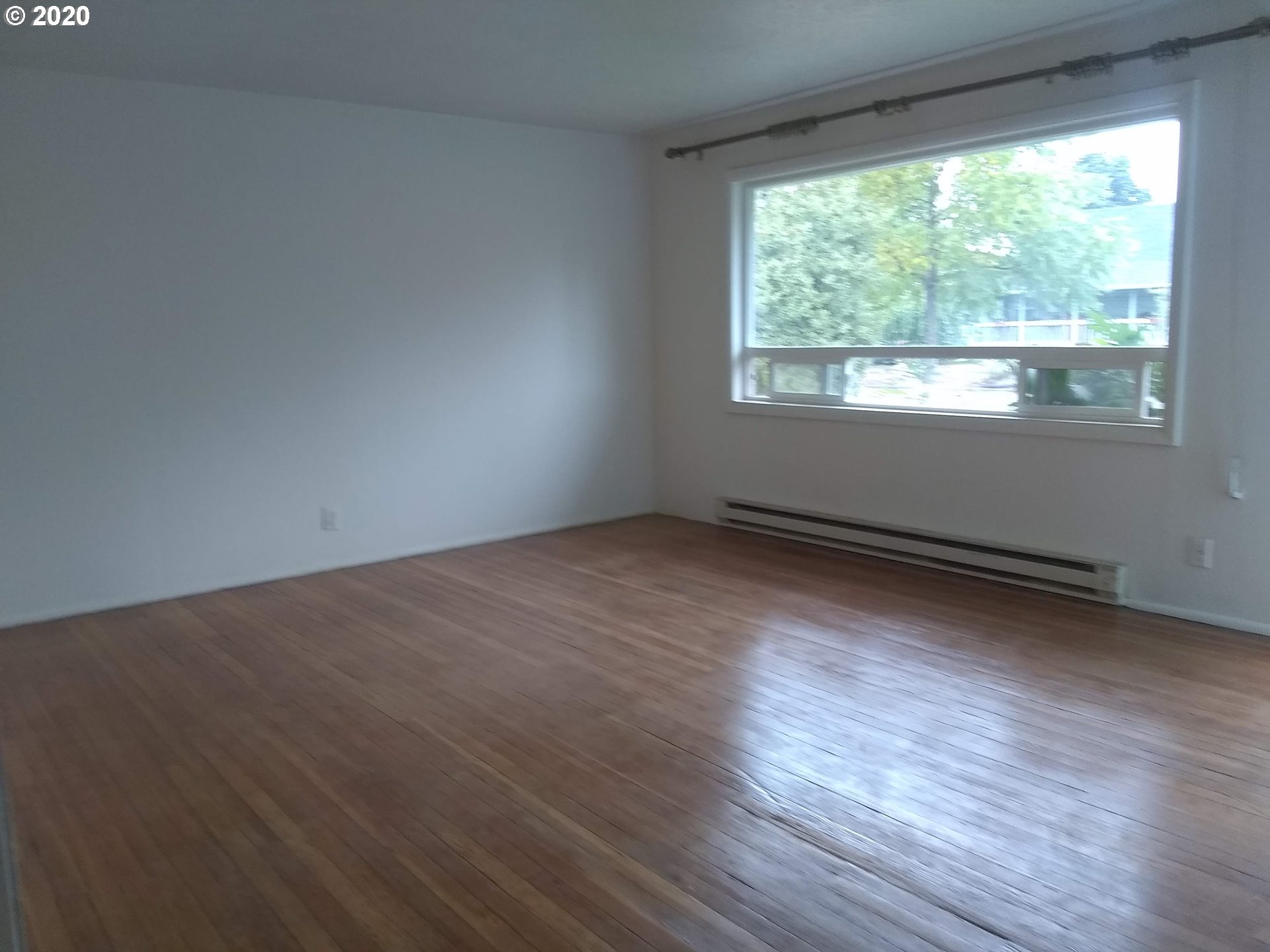 1095 F Street Springfield, OR 97477 - Photo 4 of 30