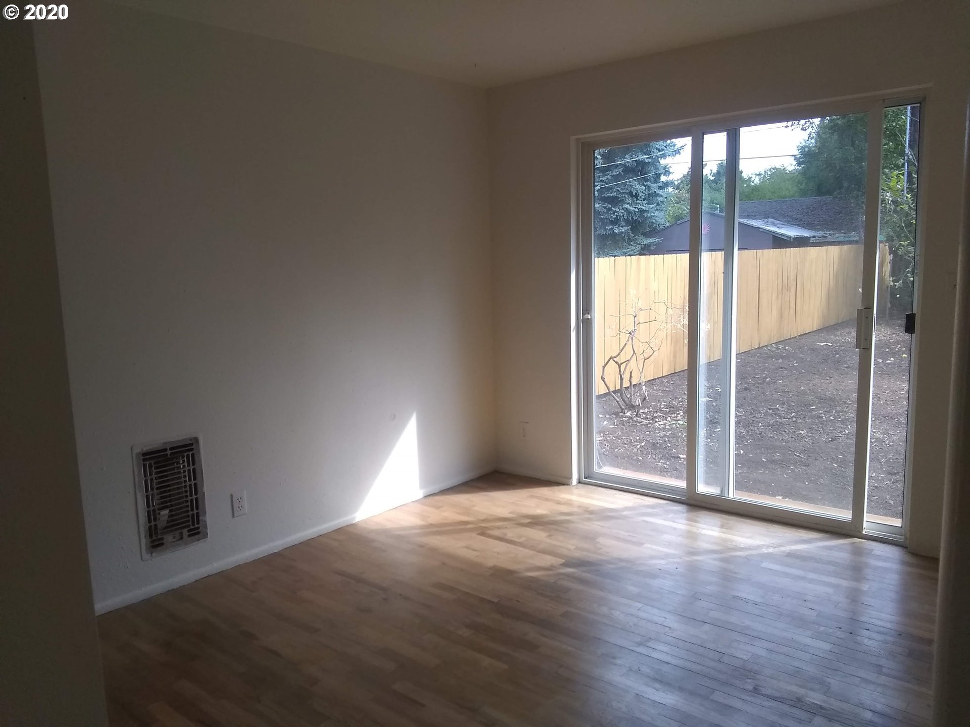 1095 F Street Springfield, OR 97477 - Photo 10 of 30